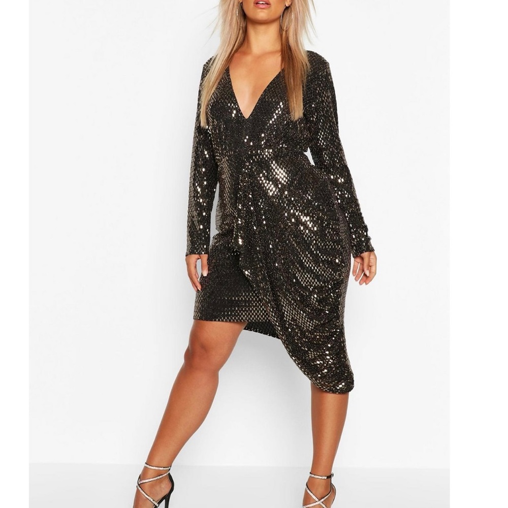 Boohoo Plus Sparkly Gold Black Metallic Dress